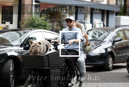 Amsterdam 14 juli 2023
Davy Klaassen met vriendin en hond op de bakfiets in Amsterdam zuid.
