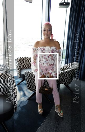 Amsterdam 4 juli 2023
Presentatie Kek Mama cover met Kim Feenstra en Maria Tailort in het Double Tree hotel.
Djamila Celina