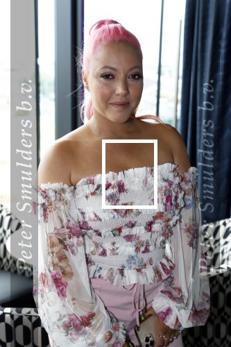 Amsterdam 4 juli 2023
Presentatie Kek Mama cover met Kim Feenstra en Maria Tailort in het Double Tree hotel.
Djamila Celina