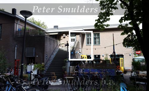 Amsterdam 27 juni 2023
Douwe Bob heeft een huis met 500K winst verkocht en woont nu op een boot aan het IJ