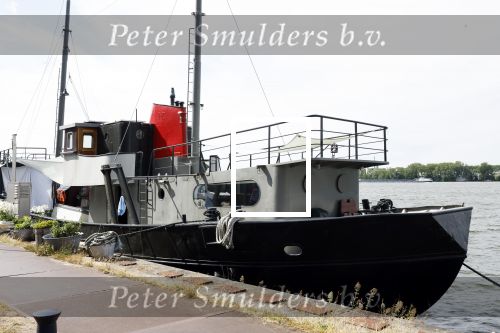 Amsterdam 27 juni 2023
Douwe Bob heeft een huis met 500K winst verkocht en woont nu op een boot aan het IJ