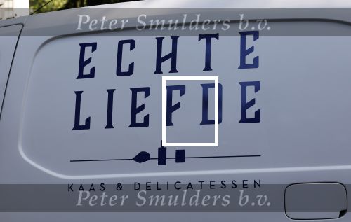 Huizen 7 8 en 9 juli 2023
De autos van Linda de Mol en Jeroen Rietbergen voor haar huis .
Linda viert haar verjaardag met vriendinnen in de tuin . Oa Susan Visser Mireille Bekooy Xenia Kasper en Lies Visschedijk waren aanwezig.
Echte Liefde Kaas en delicatessen brachten een cadeautje