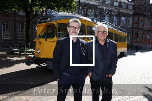 Den Haag 2 juli 2023
Erik de Zwart en vriiend/collega Paul v d Lugt rijden op een tram in Den haag