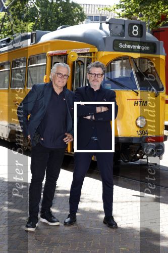 Den Haag 2 juli 2023
Erik de Zwart en vriiend/collega Paul v d Lugt rijden op een tram in Den haag