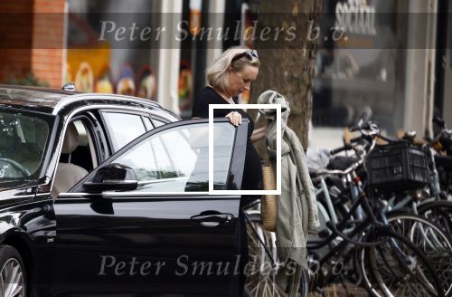 Amsterdam 21 juli 2023
Eva Jinek bij Artis na bespreking redaktie . Eva is zwanger