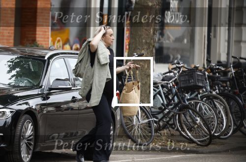 Amsterdam 21 juli 2023
Eva Jinek bij Artis na bespreking redaktie . Eva is zwanger