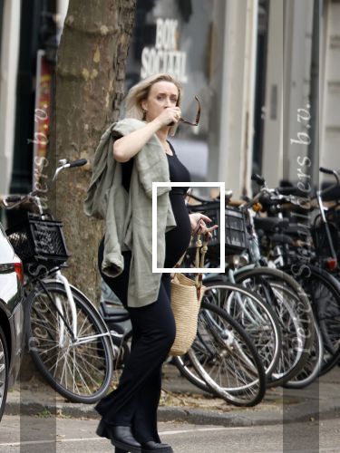 Amsterdam 21 juli 2023
Eva Jinek bij Artis na bespreking redaktie . Eva is zwanger