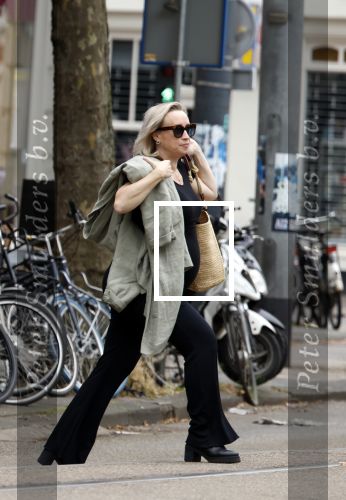Amsterdam 21 juli 2023
Eva Jinek bij Artis na bespreking redaktie . Eva is zwanger