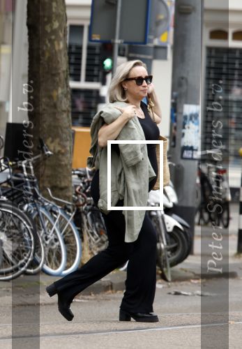 Amsterdam 21 juli 2023
Eva Jinek bij Artis na bespreking redaktie . Eva is zwanger
