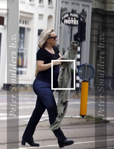 Amsterdam 21 juli 2023
Eva Jinek bij Artis na bespreking redaktie . Eva is zwanger