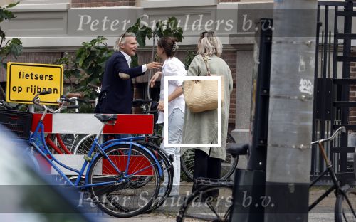 Amsterdam 21 juli 2023
Eva Jinek bij Artis na bespreking redaktie . Eva is zwanger
