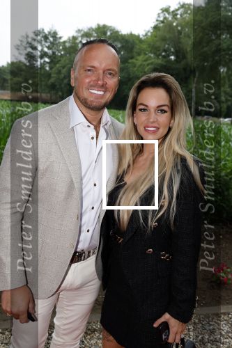 Holten 29 juni 2023
25 jaar Rooftop studio\'s van Edwin v Hoevelaak .
Frank v Etten met zijn vrouw (nieuwe tanden)