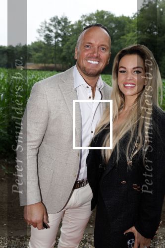 Holten 29 juni 2023
25 jaar Rooftop studio\'s van Edwin v Hoevelaak .
Frank v Etten met zijn vrouw (nieuwe tanden)