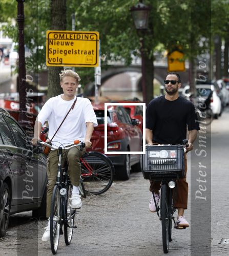 Amsterdam 12 juli 2023
freek bartels en Michael Muyderman op de fiets in het centrum van Amsterdam.