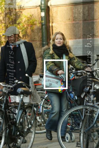 Amsterdam 8 november 2003

Guusje Nederhorst, Johnny de Mol en Chris Zegers wandelen met kinderwagen


Peter Smulders bv