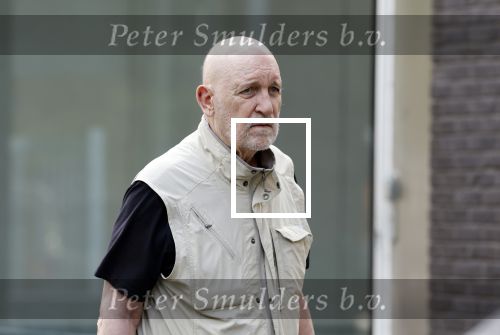 Amsterdam 6 juli 2023
Hugo Metsers heeft boodschappen gedaan en loopt terug naar zijn huis in Amsterdam zuid.