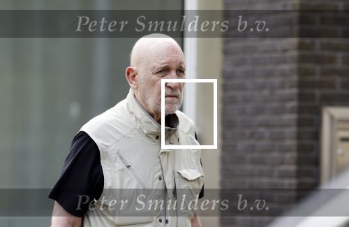 Amsterdam 6 juli 2023
Hugo Metsers heeft boodschappen gedaan en loopt terug naar zijn huis in Amsterdam zuid.