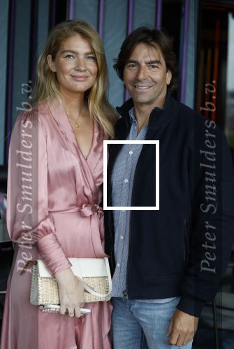 Amsterdam 4 juli 2023
Presentatie Kek Mama cover met Kim Feenstra en Maria Tailort in het Double Tree hotel.
Iris zeilstra kwam met haar man