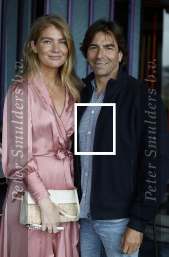 Amsterdam 4 juli 2023
Presentatie Kek Mama cover met Kim Feenstra en Maria Tailort in het Double Tree hotel.
Iris zeilstra kwam met haar man