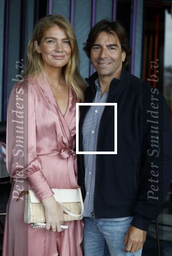 Amsterdam 4 juli 2023
Presentatie Kek Mama cover met Kim Feenstra en Maria Tailort in het Double Tree hotel.
Iris zeilstra kwam met haar man