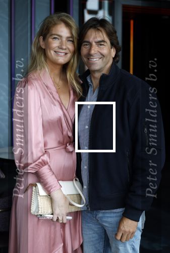 Amsterdam 4 juli 2023
Presentatie Kek Mama cover met Kim Feenstra en Maria Tailort in het Double Tree hotel.
Iris zeilstra kwam met haar man