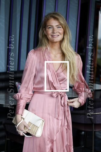 Amsterdam 4 juli 2023
Presentatie Kek Mama cover met Kim Feenstra en Maria Tailort in het Double Tree hotel.
Iris zeilstra kwam met haar man