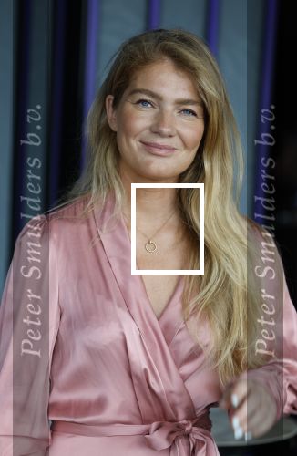 Amsterdam 4 juli 2023
Presentatie Kek Mama cover met Kim Feenstra en Maria Tailort in het Double Tree hotel.
Iris zeilstra kwam met haar man