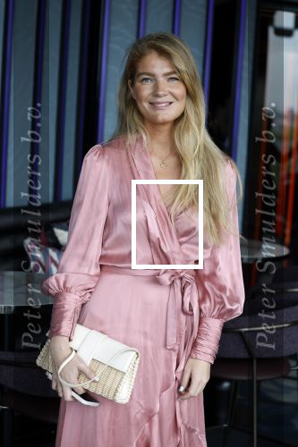 Amsterdam 4 juli 2023
Presentatie Kek Mama cover met Kim Feenstra en Maria Tailort in het Double Tree hotel.
Iris zeilstra kwam met haar man
