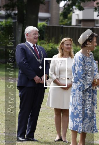 Schevenigen 23 juni 2023
Hare Majesteit Koningin Maxima bezocht het erfgoedpark Loosduinen in Den Haag.
Oa burgemeetser jan v Zanen was daarbij aanwezig.