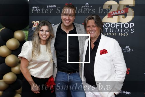 Holten 29 juni 2023
25 jaar Rooftop studio\'s van Edwin v Hoevelaak .
Jannes met Edwin v Hoevelaak en Natasja Poels