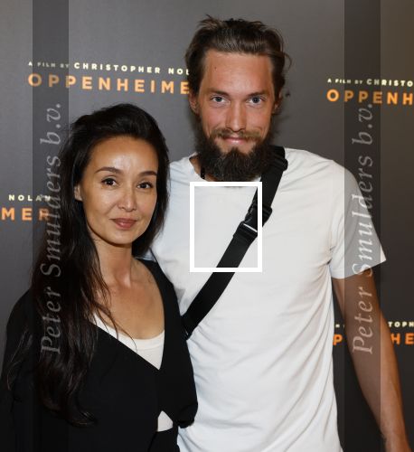 Amsterdam 19 juli 2023
Premiere Oppenheimer in Pathe Arena.
Jennifer de Jong met man