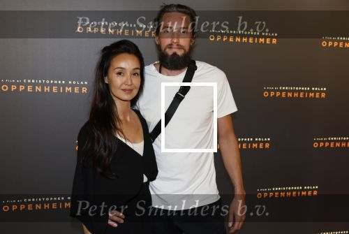 Amsterdam 19 juli 2023
Premiere Oppenheimer in Pathe Arena.
Jennifer de Jong met man