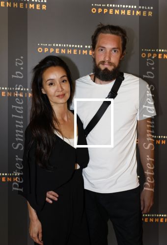 Amsterdam 19 juli 2023
Premiere Oppenheimer in Pathe Arena.
Jennifer de Jong met man