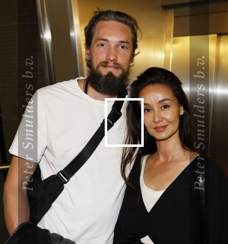 Amsterdam 19 juli 2023
Premiere Oppenheimer in Pathe Arena.
Jennifer de Jong met man