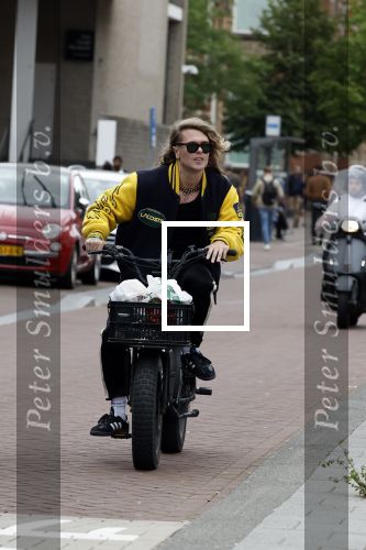 Amsterdam 24 juli 2023
Jordy Huisman van Kris Kroos Amsterdam op zijn electrische fiets