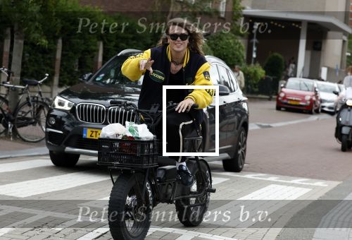 Amsterdam 24 juli 2023
Jordy Huisman van Kris Kroos Amsterdam op zijn electrische fiets
