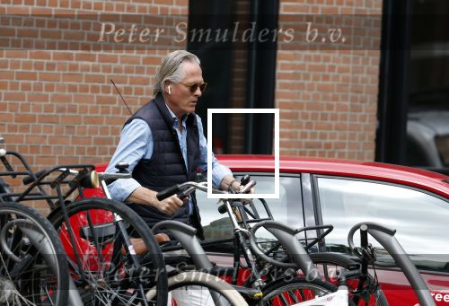 Amsterdam 16 juli 2023
Jort Kelder op de fiets in Amsterdam zuid.