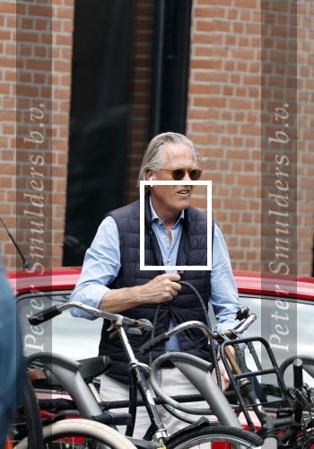 Amsterdam 16 juli 2023
Jort Kelder op de fiets in Amsterdam zuid.