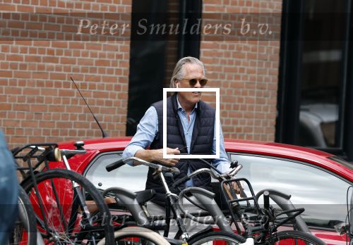 Amsterdam 16 juli 2023
Jort Kelder op de fiets in Amsterdam zuid.