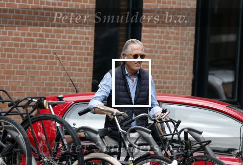 Amsterdam 16 juli 2023
Jort Kelder op de fiets in Amsterdam zuid.