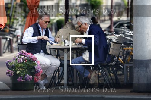Amsterdam 19 juli 2023
Jort Kelder en Yvo van Regteren Altena  op terras in het centrum van Amsterdam.