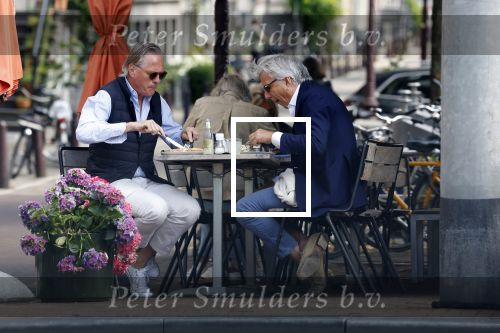 Amsterdam 19 juli 2023
Jort Kelder en Yvo van Regteren Altena  op terras in het centrum van Amsterdam.