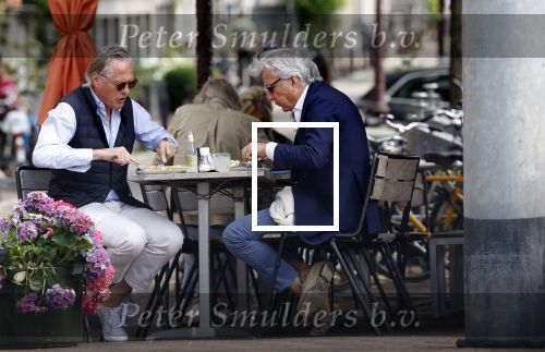 Amsterdam 19 juli 2023
Jort Kelder en Yvo van Regteren Altena  op terras in het centrum van Amsterdam.