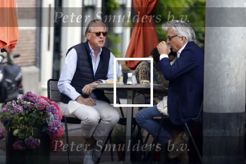 Amsterdam 19 juli 2023
Jort Kelder en Yvo van Regteren Altena  op terras in het centrum van Amsterdam.