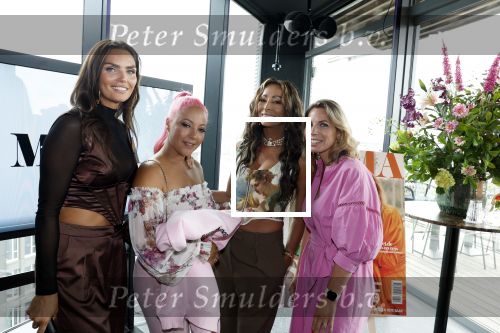 Amsterdam 4 juli 2023
Presentatie Kek Mama cover met Kim Feenstra en Maria Tailort in het Double Tree hotel.
Jannine Berkelaar hoofdredateur Kek Mama