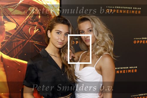 Amsterdam 19 juli 2023
Premiere Oppenheimer in Pathe Arena.
Kiya van Rossum (links) en Ruby van Rossum