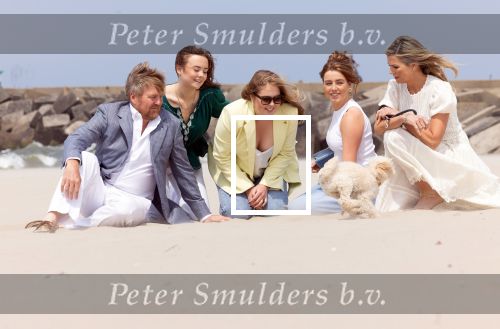 Den haag 30 juni 2023
Fotosessie op het strand Koning Willem Alexander, koningin Maxima en prinses Ariane, Prinses  Amalia en Prinses Alexia poseren tijdens de fotosessie op het strand met hond mambo.