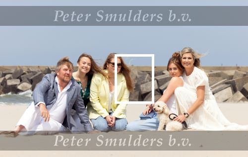 Den haag 30 juni 2023
Fotosessie op het strand Koning Willem Alexander, koningin Maxima en prinses Ariane, Prinses  Amalia en Prinses Alexia poseren tijdens de fotosessie op het strand met hond mambo.