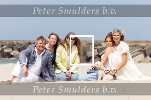Den haag 30 juni 2023
Fotosessie op het strand Koning Willem Alexander, koningin Maxima en prinses Ariane, Prinses  Amalia en Prinses Alexia poseren tijdens de fotosessie op het strand met hond mambo.