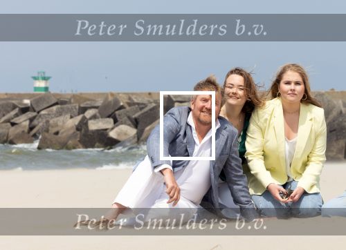 Den haag 30 juni 2023
Fotosessie op het strand Koning Willem Alexander, koningin Maxima en prinses Ariane, Prinses  Amalia en Prinses Alexia poseren tijdens de fotosessie op het strand met hond mambo.